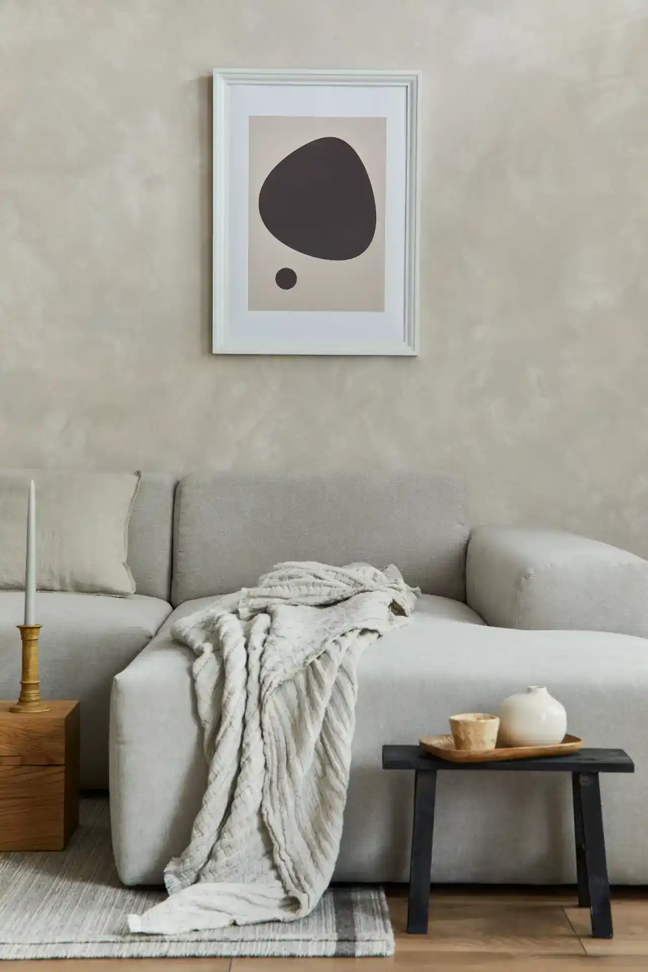 1. Moderne kunsttryk med abstrakt sort form, ramme til stueindretning.